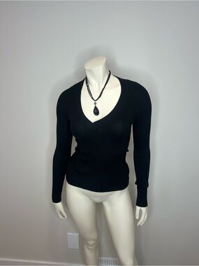 Revamped Black Ribbed V-Neck Fitted Sweater❤️S